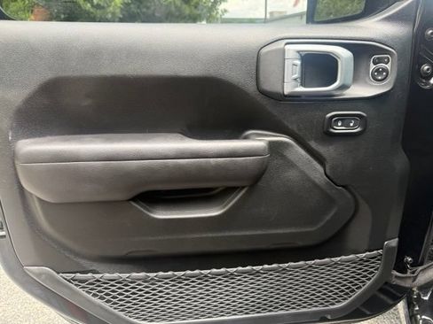 Used 2020 Jeep Wrangler Sport AWD/4WD image 10