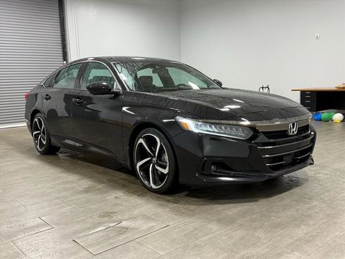 Used 2022 Honda Accord Sport image 2