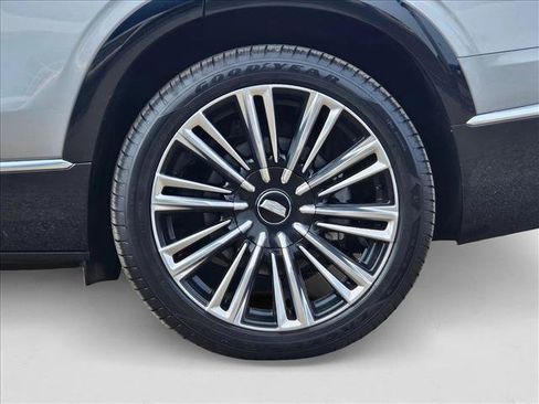 New 2026 Cadillac Vistiq Premium Luxury AWD/4WD image 10