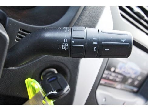 Used 2013 Ford Explorer XLT FWD image 18