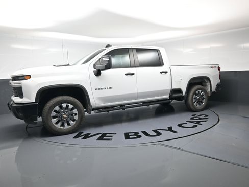 Used 2024 Chevrolet Silverado 2500 Custom w/ Custom Convenience Package AWD/4WD image 6