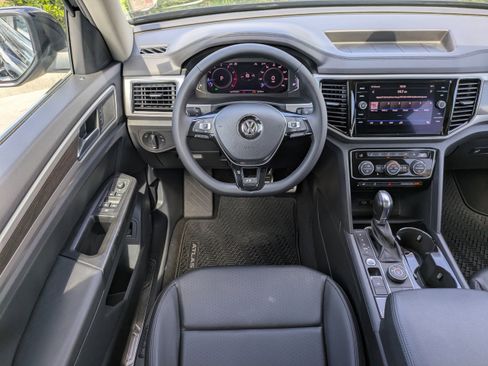 Used 2019 Volkswagen Atlas SEL R-Line AWD/4WD image 16
