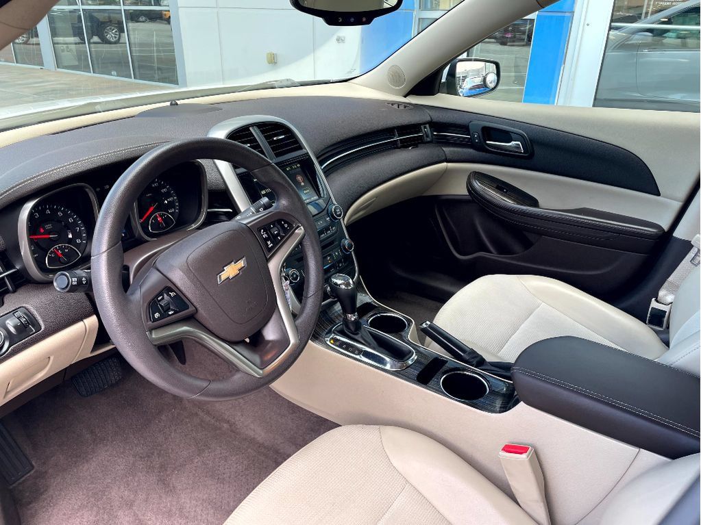 Used 2016 Chevrolet Malibu LT FWD image 12