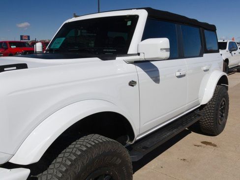 Used 2022 Ford Bronco Wildtrak image 7