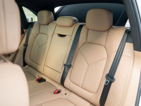 New 2026 Porsche Macan image 25