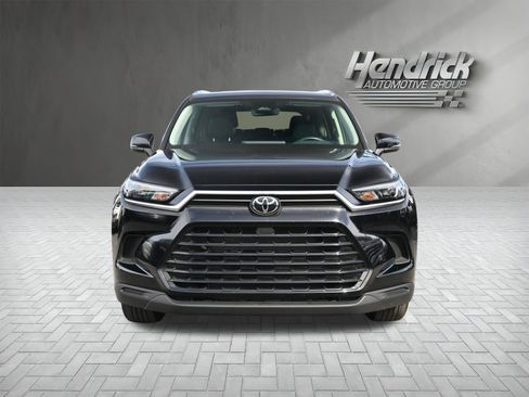 Used 2025 Toyota Grand Highlander FWD image 3