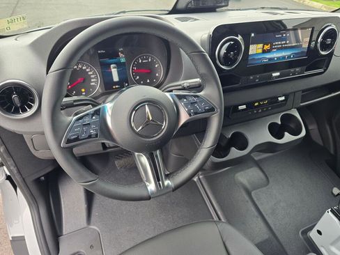 New 2026 Mercedes-Benz Sprinter 2500 image 32