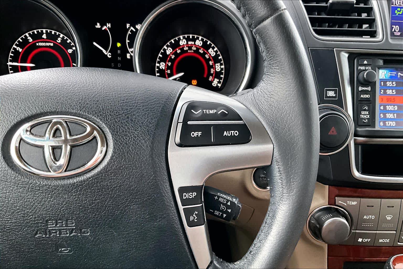 Used 2013 Toyota Highlander Limited AWD/4WD image 24
