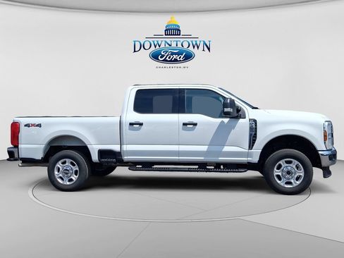 Used 2025 Ford F250 XLT w/ Snow Plow Prep Package AWD/4WD image 2