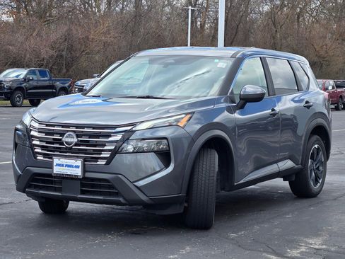 Used 2025 Nissan Rogue SV FWD image 5