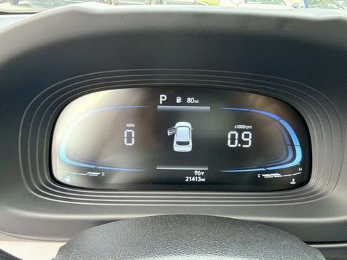 Used 2025 Hyundai Venue SEL FWD image 26
