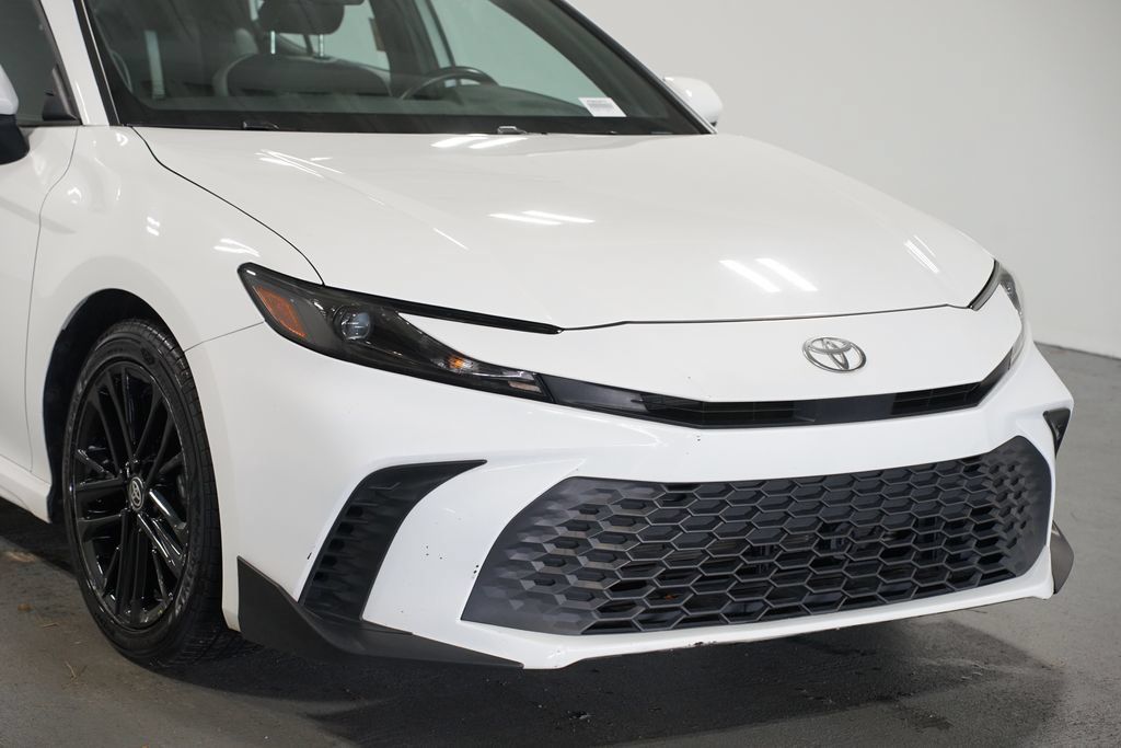 Certified 2025 Toyota Camry SE FWD image 4