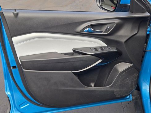 Certified 2025 Chevrolet Trax LT FWD image 19