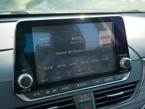 Used 2020 Nissan Altima 2.0 Platinum FWD image 32