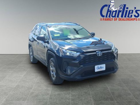 Certified 2023 Toyota RAV4 LE AWD/4WD image 3