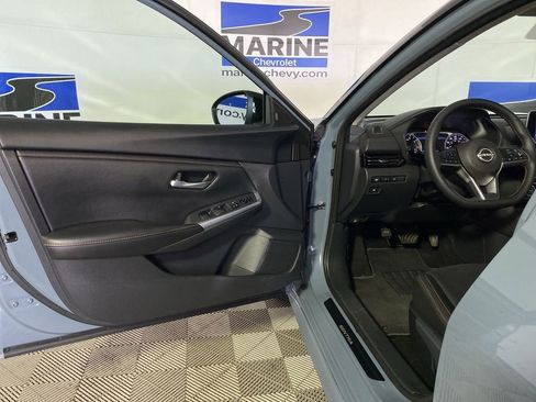 Used 2025 Nissan Sentra SR FWD image 26