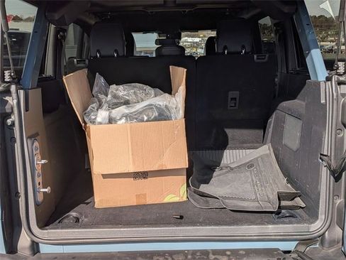 Used 2022 Ford Bronco Wildtrak image 32