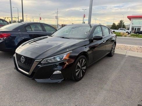 Used 2021 Nissan Altima 2.5 SV FWD image 12