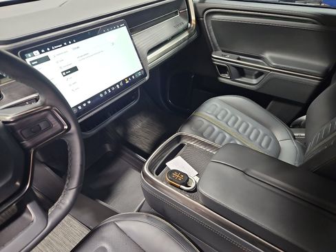 Used 2023 Rivian R1S Adventure AWD/4WD image 18