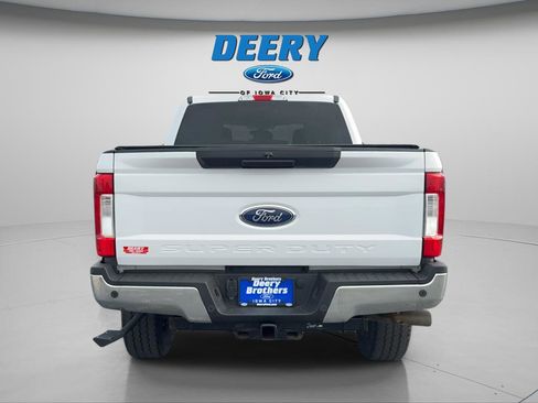 Used 2018 Ford F250 XLT w/ XLT Value Package AWD/4WD image 4