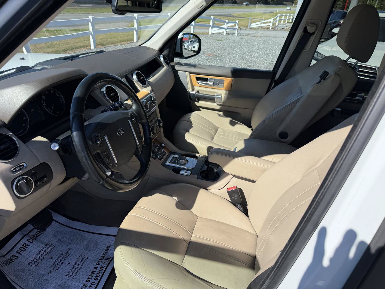Used 2015 Land Rover LR4 HSE AWD/4WD image 10