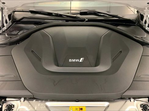 Used 2025 BMW i4 xDrive40i w/ M Sport Package image 9