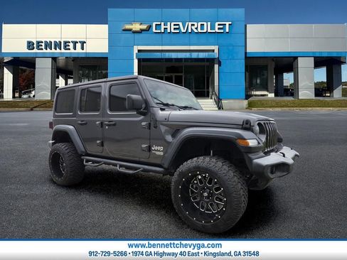 Used 2018 Jeep Wrangler Unlimited Sport S AWD/4WD image 1