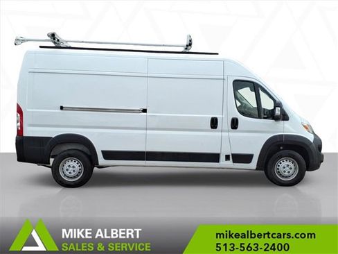 Used 2024 RAM ProMaster 2500 w/ Convenience Group image 8