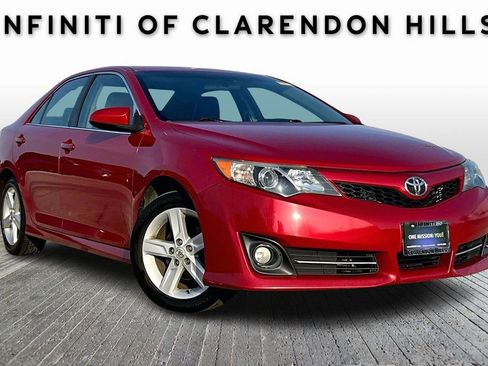 Used 2013 Toyota Camry SE image 1