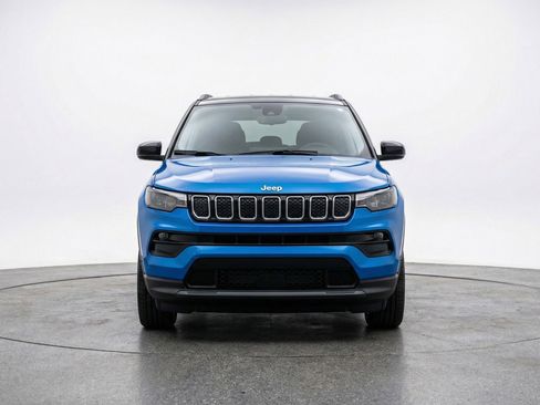 Used 2025 Jeep Compass Limited image 2