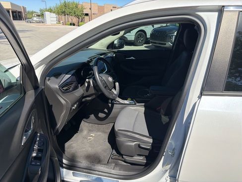 Used 2022 Buick Encore GX Preferred w/ Sport Touring Package FWD image 11