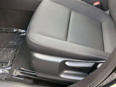 Used 2025 Toyota Corolla LE image 15