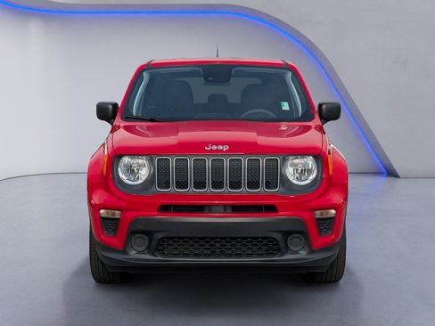 Used 2023 Jeep Renegade Latitude AWD/4WD image 3