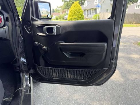 Used 2022 Jeep Wrangler Unlimited Sport AWD/4WD image 13