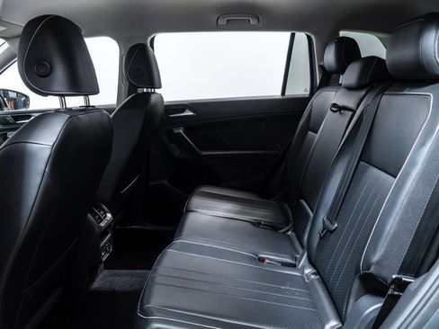 Used 2022 Volkswagen Tiguan SE AWD/4WD image 22