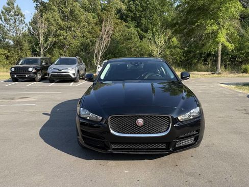 Used 2017 Jaguar XE RWD image 2