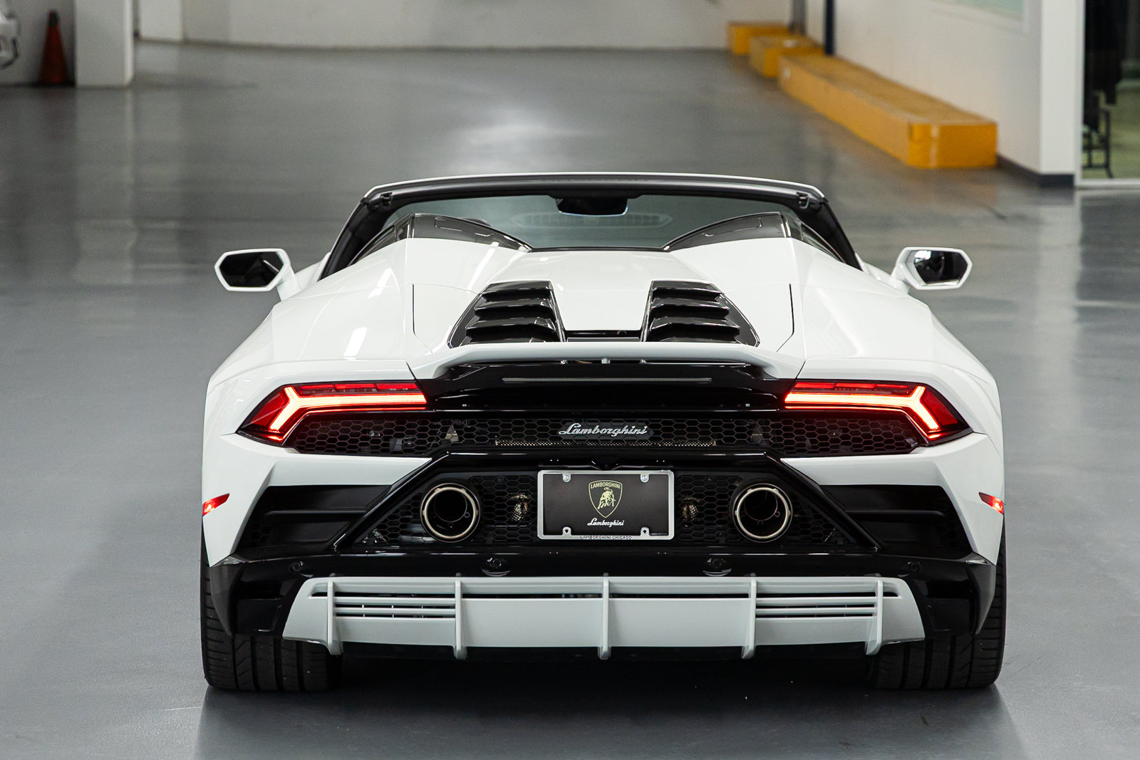 Used 2024 Lamborghini Huracan EVO AWD/4WD image 9