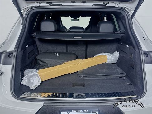 Used 2024 Porsche Cayenne S image 34