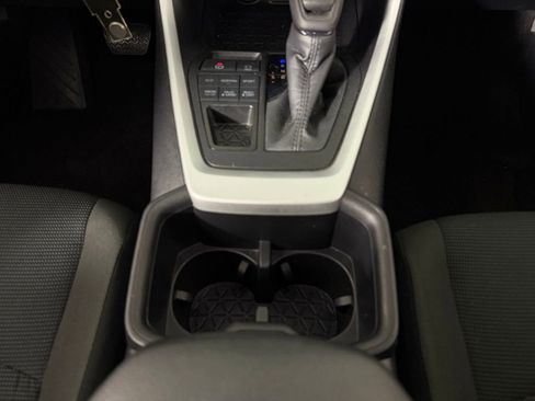 Used 2025 Toyota RAV4 LE AWD/4WD image 16