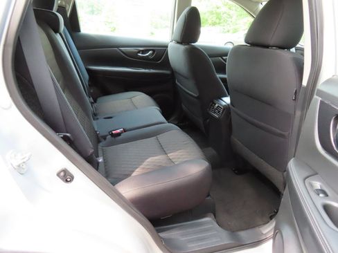 Used 2018 Nissan Rogue S FWD image 21