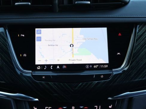 Used 2024 Cadillac XT6 Premium Luxury image 16