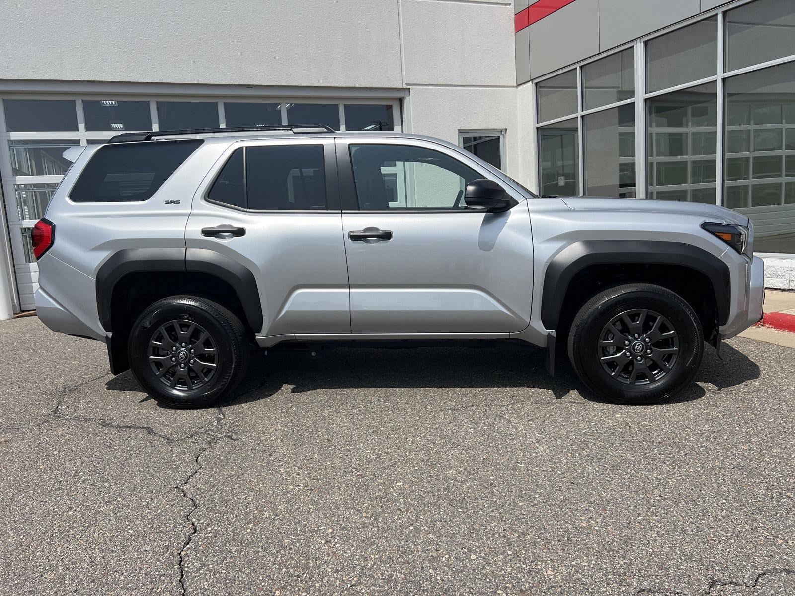 Used 2025 Toyota 4Runner SR5 AWD/4WD image 14