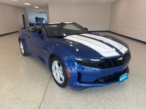 Used 2019 Chevrolet Camaro LT w/ Technology Package RWD image 11