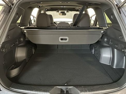 Certified 2025 Subaru Forester Premium AWD/4WD image 26