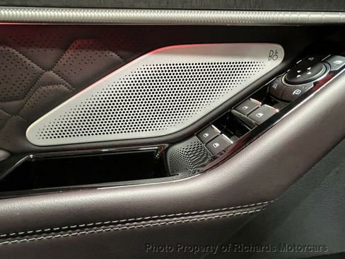 Used 2025 Ford Explorer Platinum w/ Ultimate Package image 13