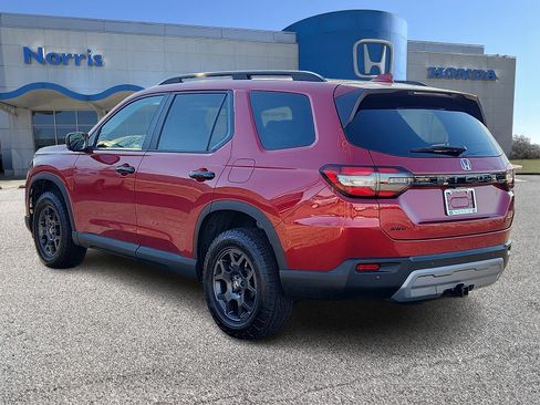 New 2025 Honda Pilot TrailSport image 3