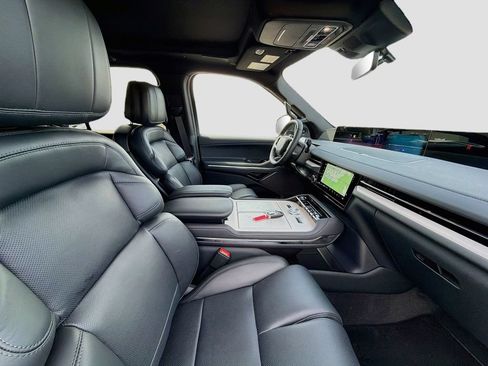 New 2027 Lincoln Navigator Reserve w/ Jet Appearance Package AWD/4WD image 33