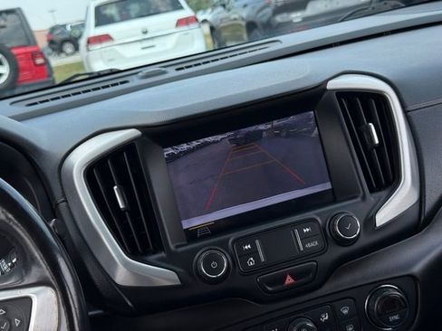 Used 2020 GMC Terrain SLT image 4