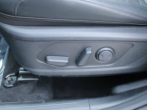 Used 2025 Kia Sportage SX image 14