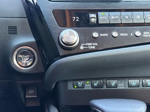 Certified 2025 Lexus ES 350 w/ Premium Package image 31